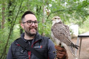 MoveUP member Bruce Sarvis holds an owl