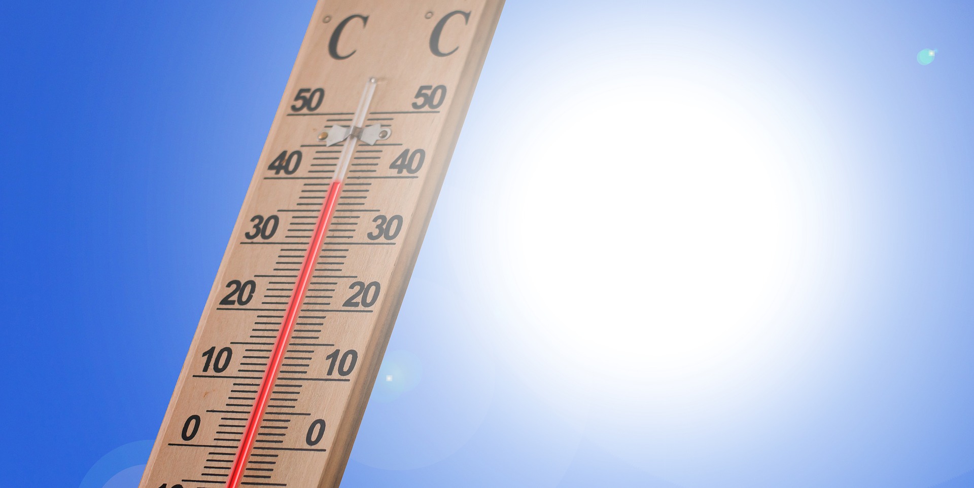 temperature thermometer in the sun