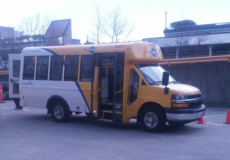 Image of HandyDART bus